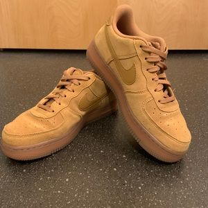 Nike Air Force 1 LV8 3
